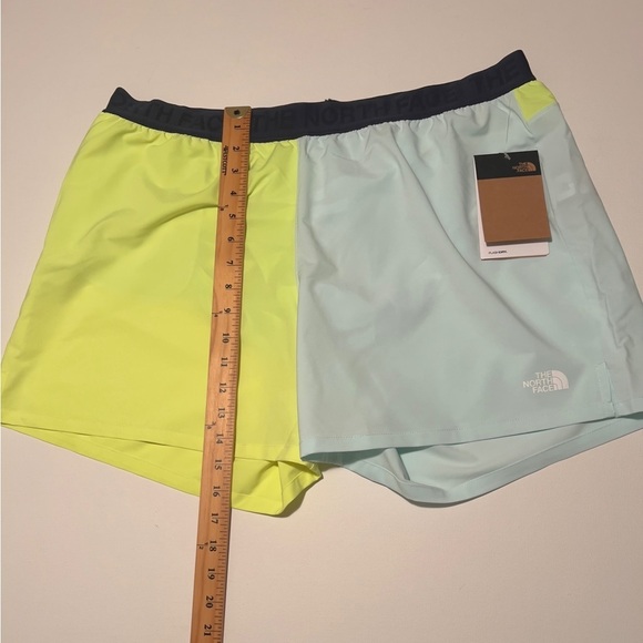 NWT The North Face Wander Shorts Womens XL Neon / Blue Running Outdoor Athletic - Picture 2 of 8